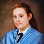 Profesora de inglés para todos los niveles, especialmente centrada en edades hasta los 12 años.